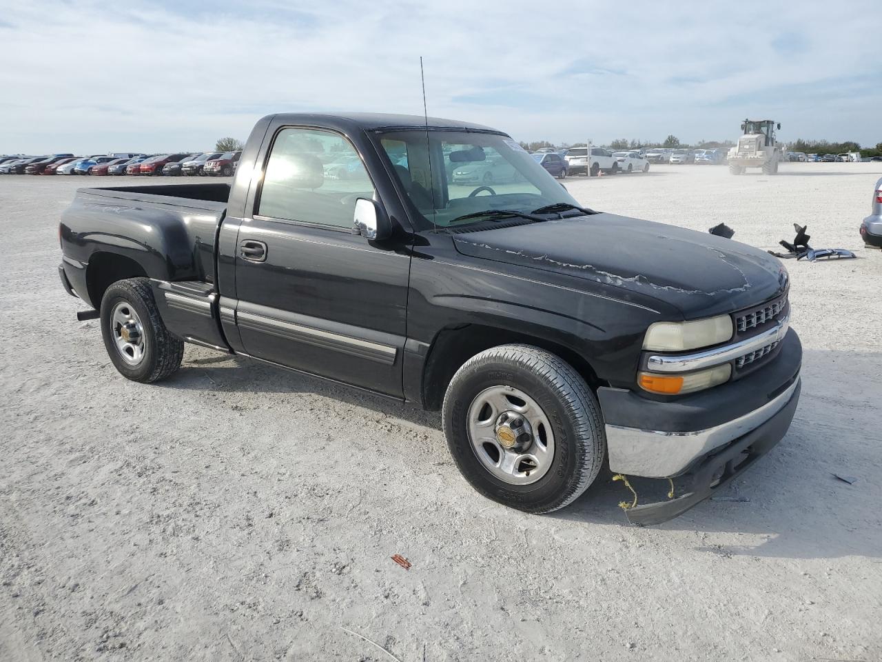 2001 Chevrolet Silverado VIN 1GCEC14W91Z331531 Copart auction photo, rear end / minor dent/scratches damage thumbnail 4