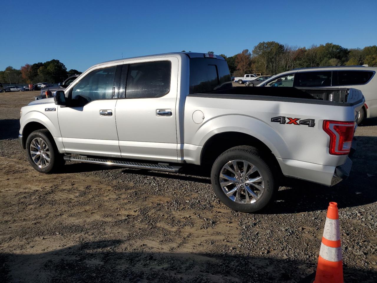 2016 Ford F-150 VIN 1FTEW1EG5GKE08895 Copart auction photo, rear end / minor dent/scratches damage thumbnail 2
