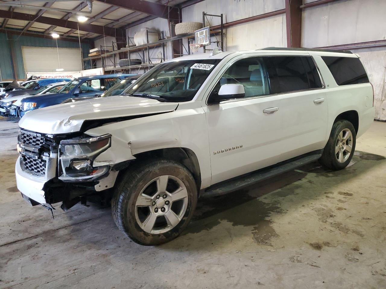 2017 Chevrolet Suburban VIN 1GNSKHKC6HR121722