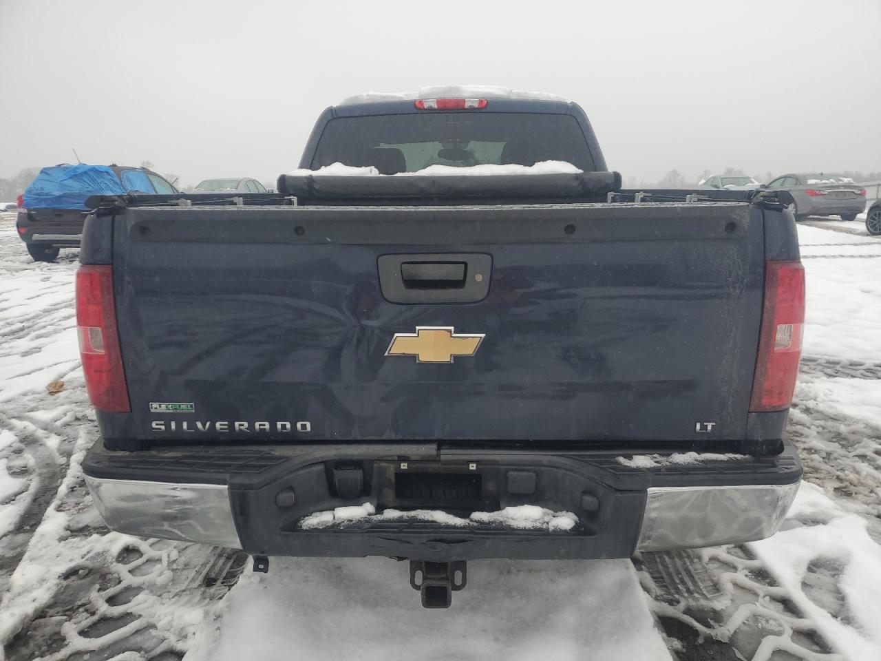 2011 Chevrolet Silverado VIN 1GCRKSE31BZ226594 Copart auction photo, side / minor dent/scratches damage thumbnail 6