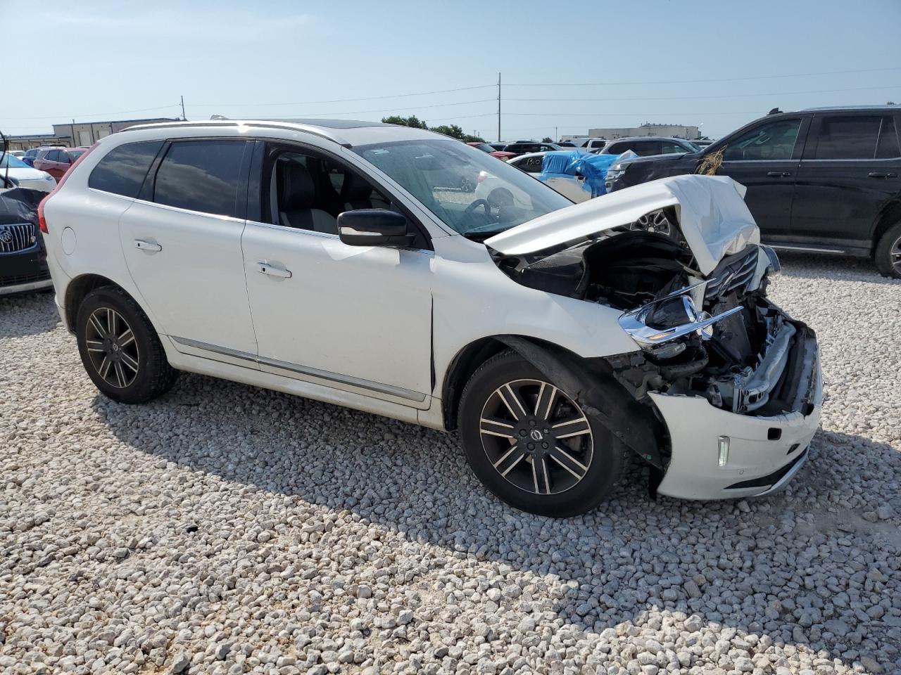 2017 Volvo XC60 VIN YV440MDR7H2130033 Copart auction photo, front end damage thumbnail 4