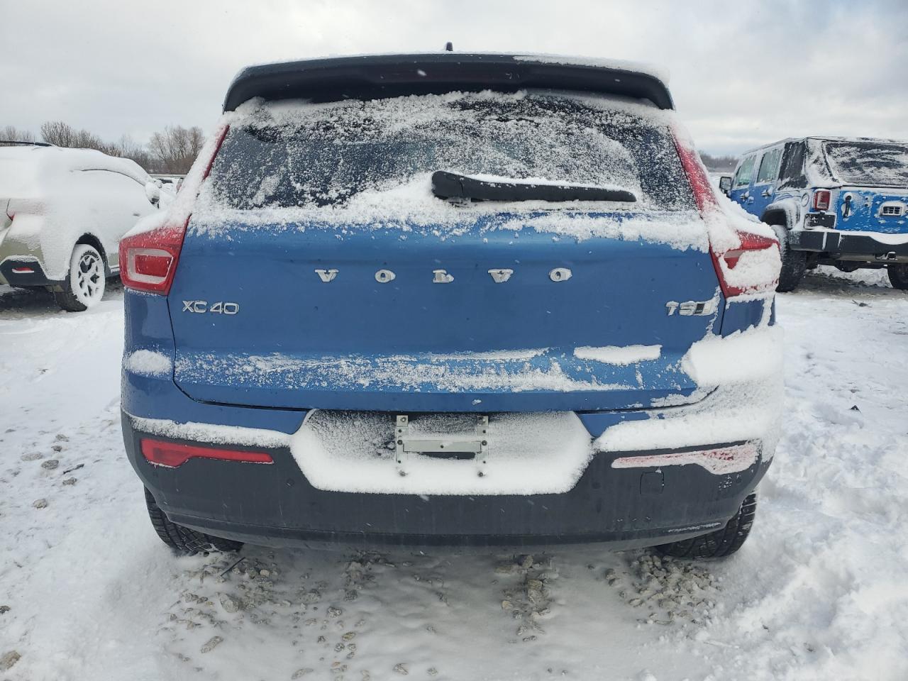 2021 Volvo XC40 VIN YV4162UM9M2440950 Copart auction photo, front end damage thumbnail 6