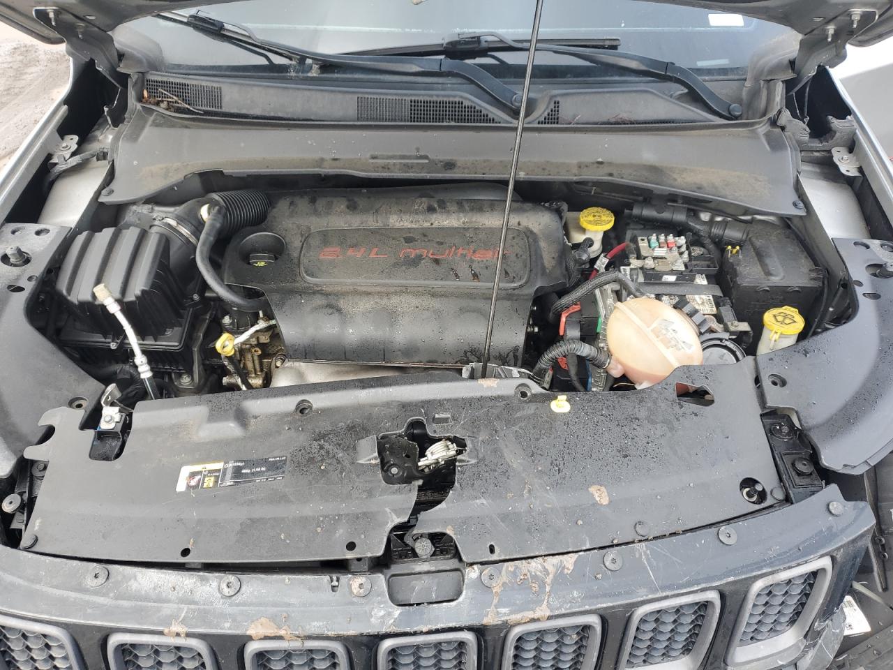 2020 Jeep Compass VIN 3C4NJDDB8LT195648 Copart auction photo, front end damage thumbnail 13