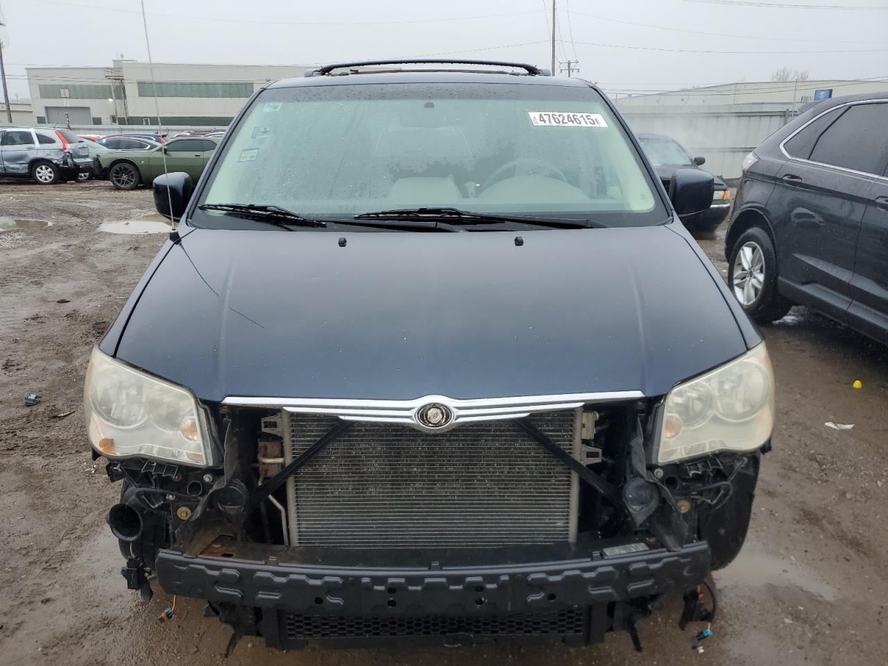 2008 Chrysler Town & Country VIN 2A8HR54P58R142495 Copart auction photo, front end / side damage thumbnail 5