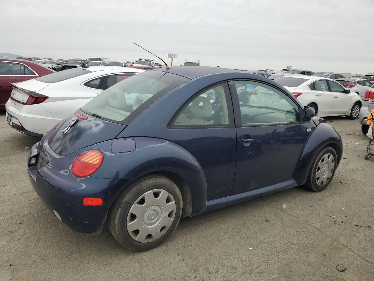 1999 Volkswagen Beetle VIN 3VWBC21C2XM425244 Copart auction photo, front end damage thumbnail 3