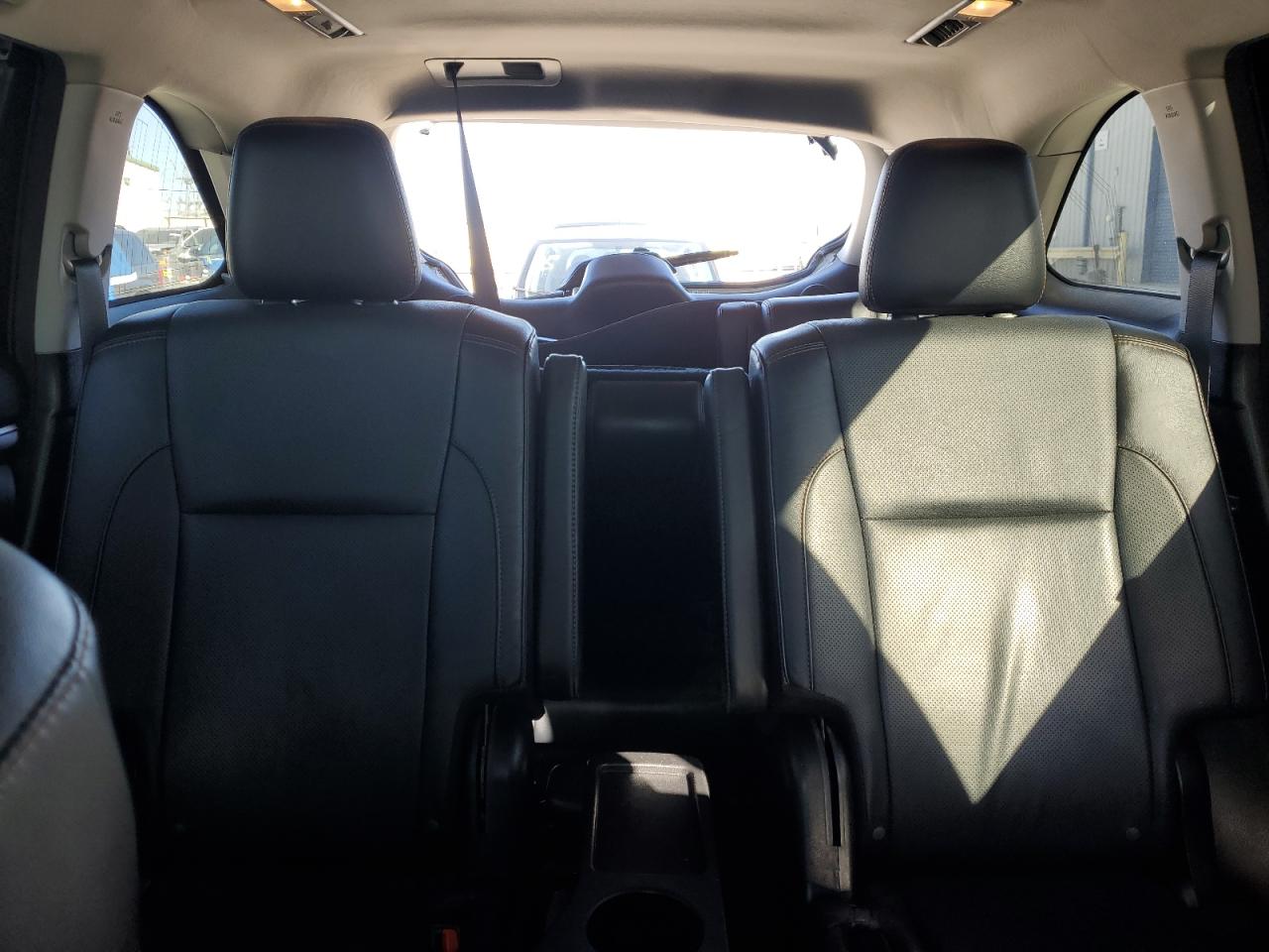 2016 Toyota Highlander VIN 5TDYKRFH9GS159279 Copart auction photo, rear end / minor dent/scratches damage thumbnail 10