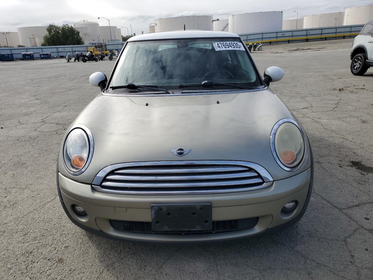 2009 MINI Cooper VIN WMWMF33569TT69401 Copart auction photo, rear end damage thumbnail 5