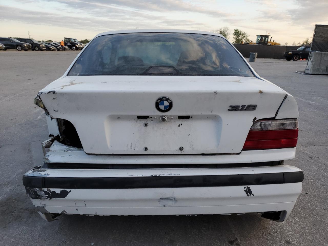1996 BMW 3er VIN WBABE7328TEY20914 Copart auction photo, rear end / side damage thumbnail 6