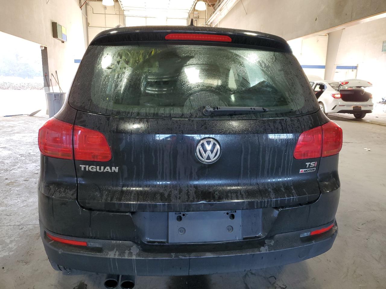 2017 Volkswagen Tiguan VIN WVGBV7AX1HW512692 Copart auction photo, front end / stripped damage thumbnail 6