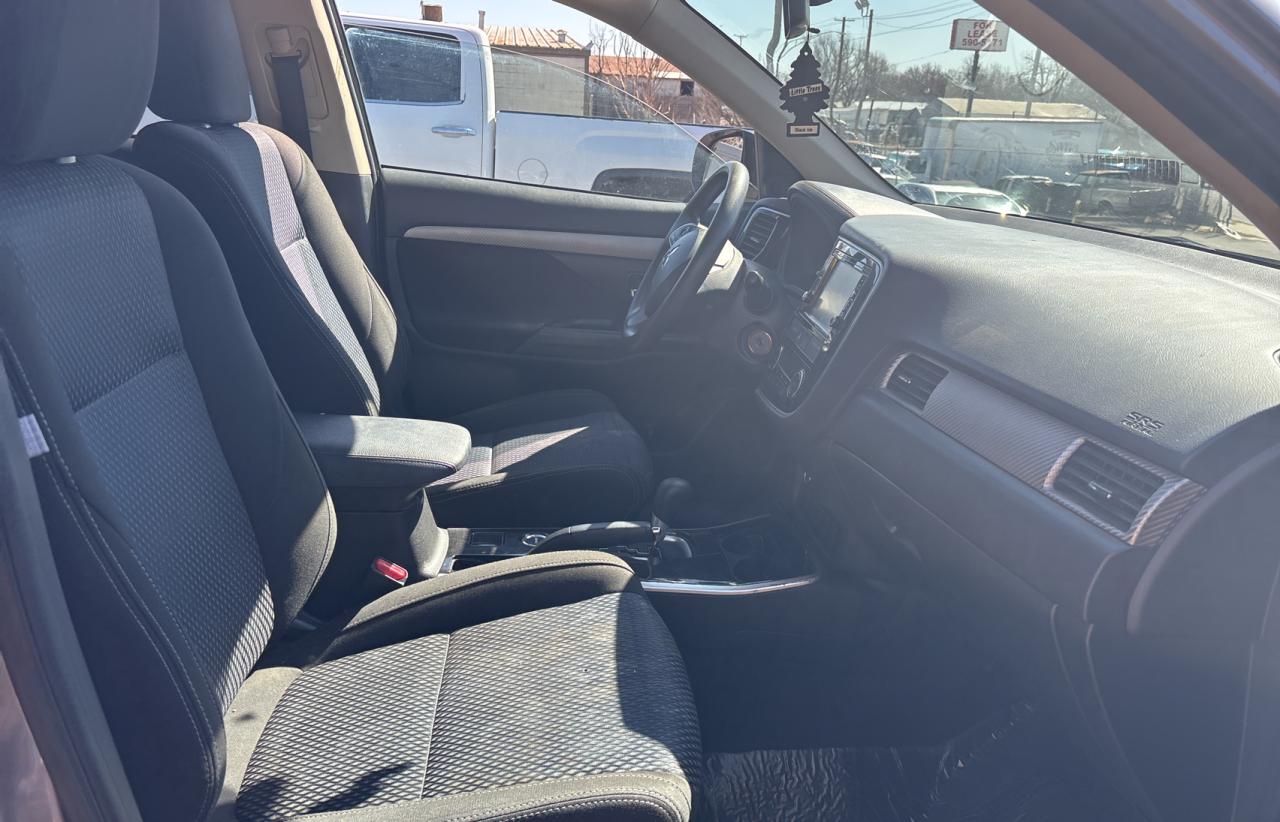 2018 Mitsubishi Outlander VIN JA4AZ3A32JZ056372 Copart auction photo, minor dent/scratches / normal wear damage thumbnail 5
