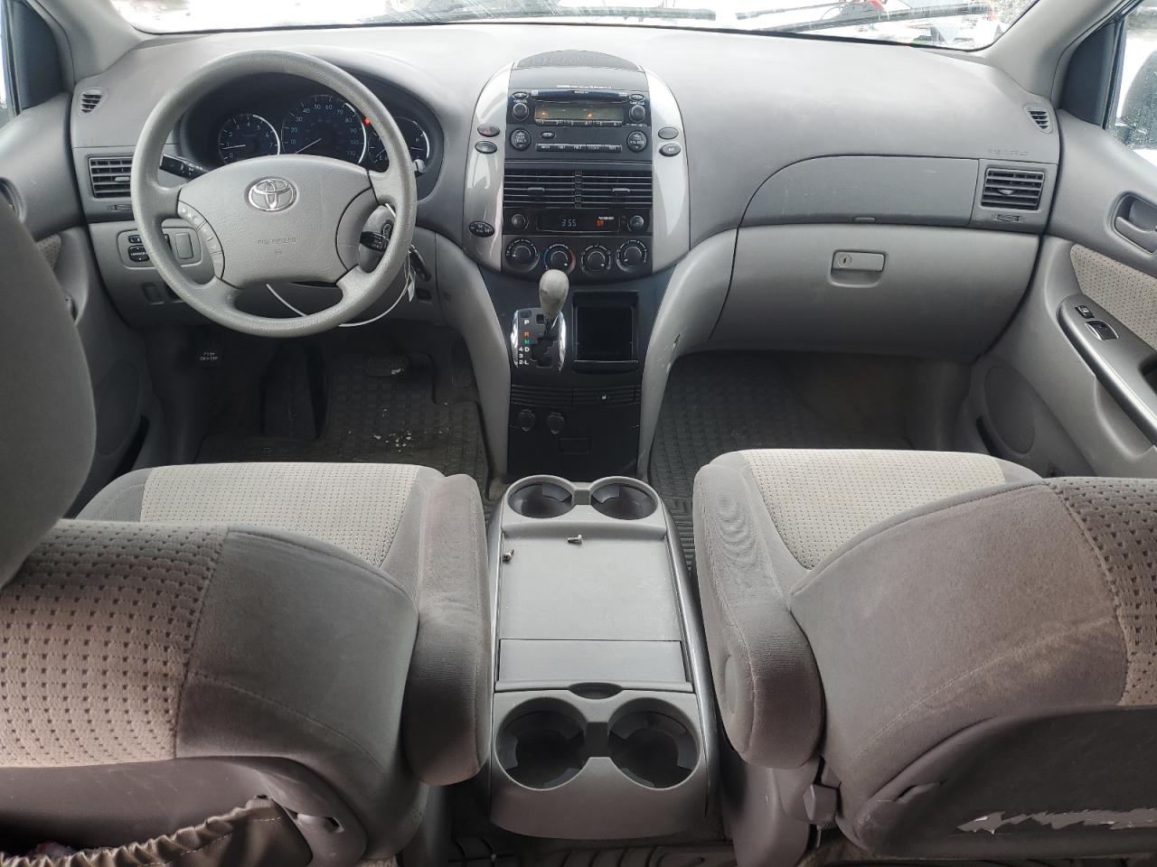 2010 Toyota Sienna VIN 5TDKK4CC7AS339482 Copart auction photo, rear end damage thumbnail 8
