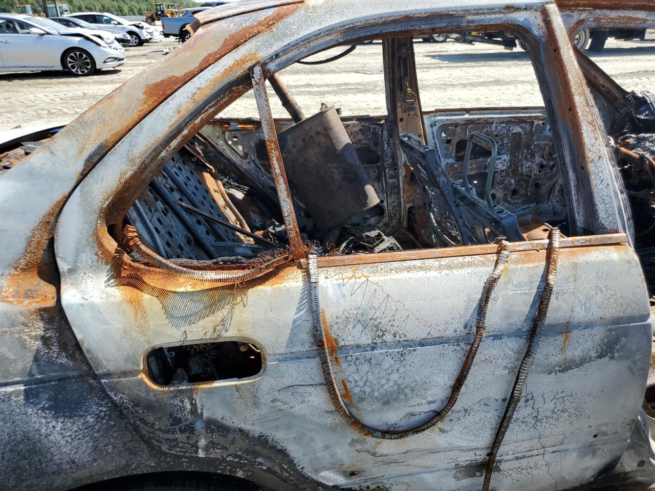 2004 Nissan Sentra VIN 3N1CB51D84L875067 Copart auction photo, burn / front end damage thumbnail 11