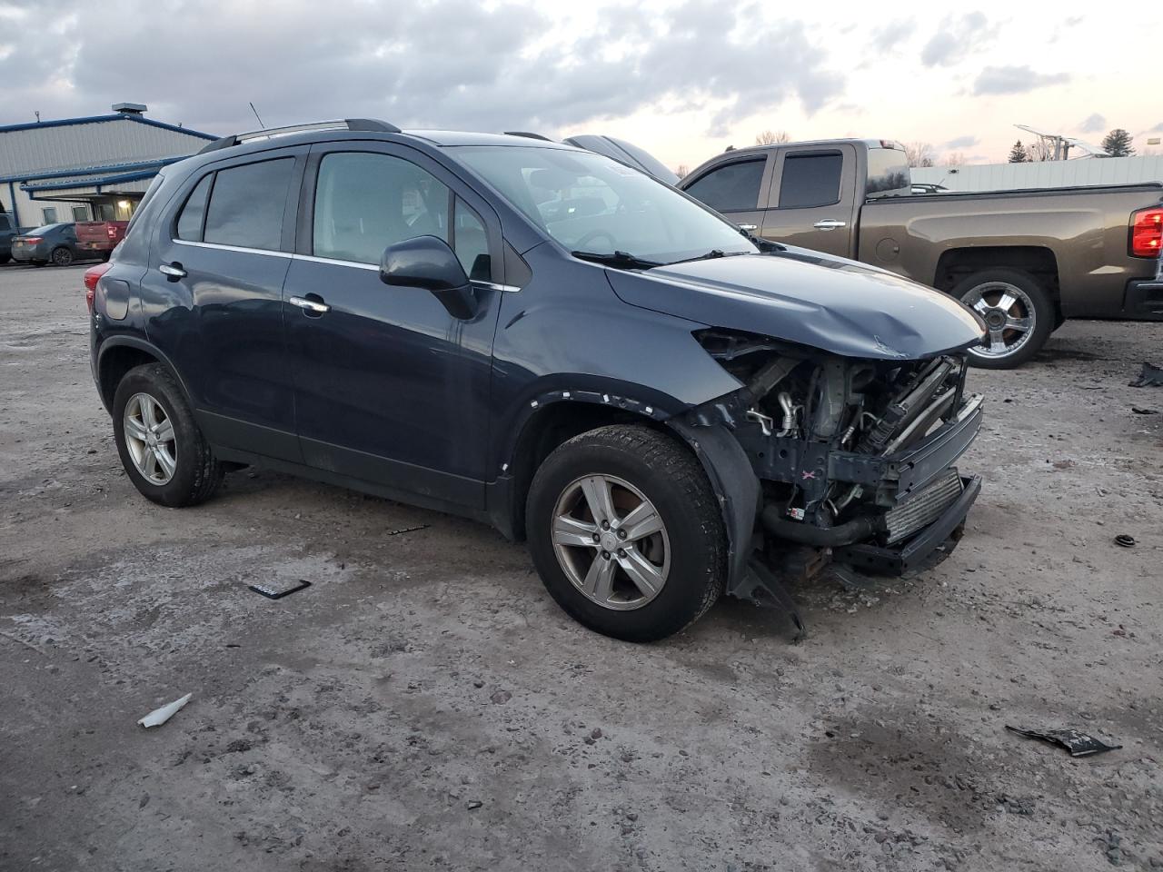 2018 Chevrolet Trax VIN 3GNCJPSB4JL231674 Copart auction photo, front end / side damage thumbnail 4
