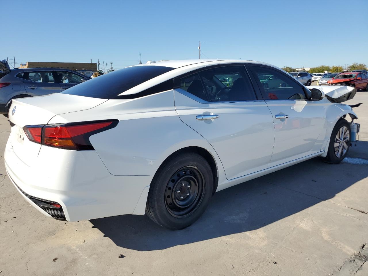 2019 Nissan Altima VIN 1N4BL4BV6KN316658 Copart auction photo, front end / side damage thumbnail 3
