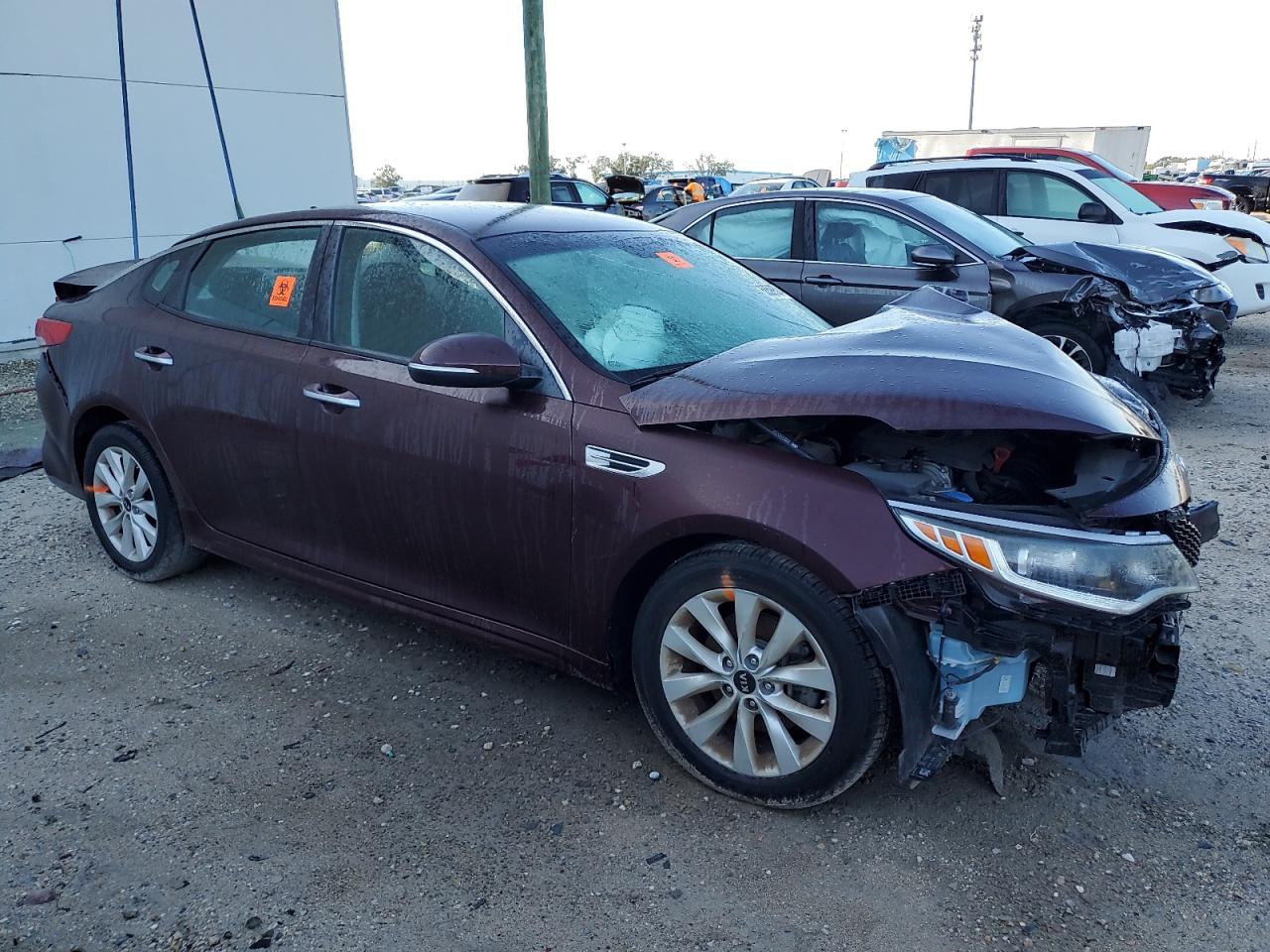2017 KIA Optima VIN 5XXGT4L32HG162712 Copart auction photo, front end / rear end damage thumbnail 4