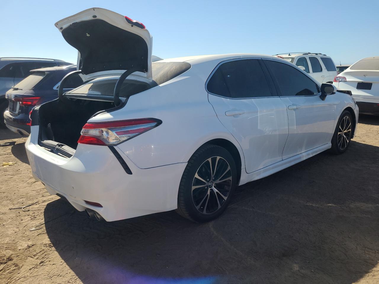 2019 Toyota Camry VIN 4T1B11HK1KU758809 Copart auction photo, front end damage thumbnail 3