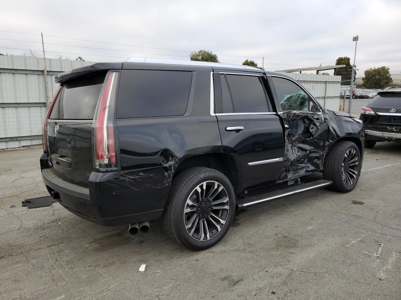 2015 Cadillac Escalade VIN 1GYS4CKJ8FR297988 Copart auction photo, side / front end damage thumbnail 3