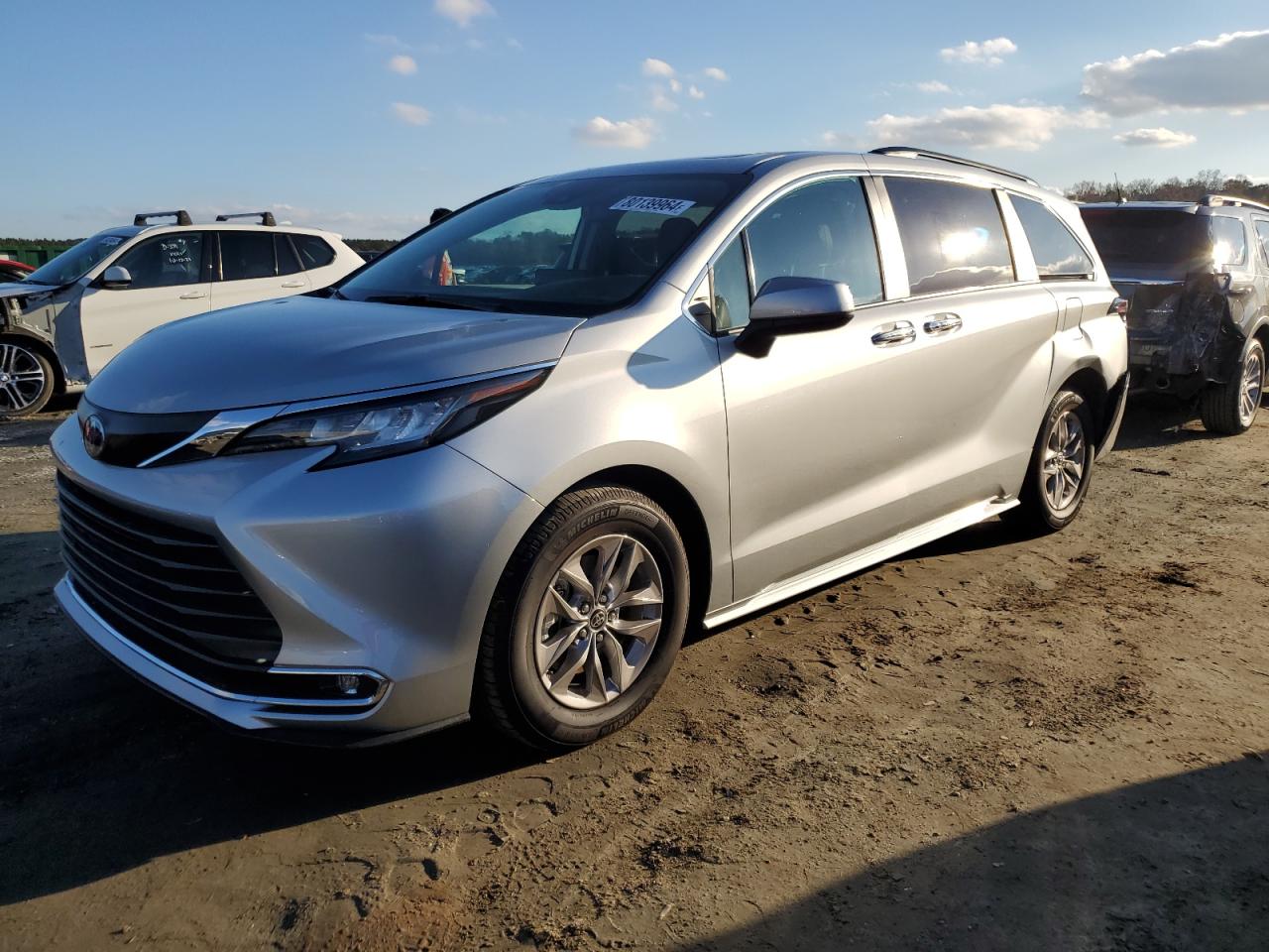 2022 Toyota Sienna VIN 5TDJRKEC9NS121753