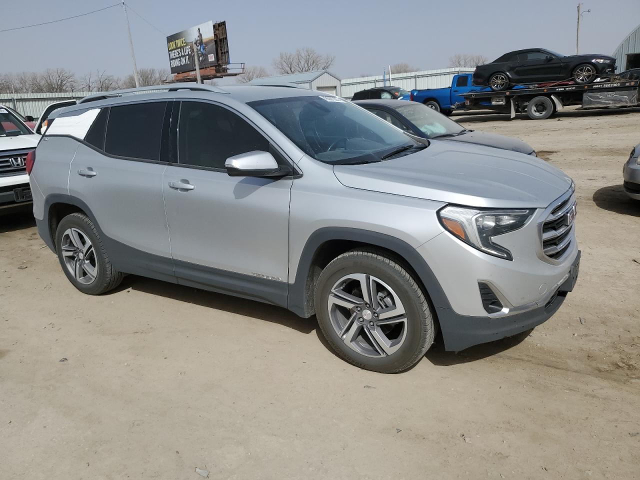2018 GMC Terrain VIN 3GKALVEV1JL366975 Copart auction photo, minor dent/scratches damage thumbnail 4