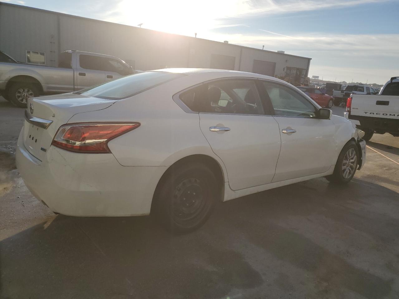 2013 Nissan Altima VIN 1N4AL3AP6DN508254 Copart auction photo, front end / minor dent/scratches damage thumbnail 3