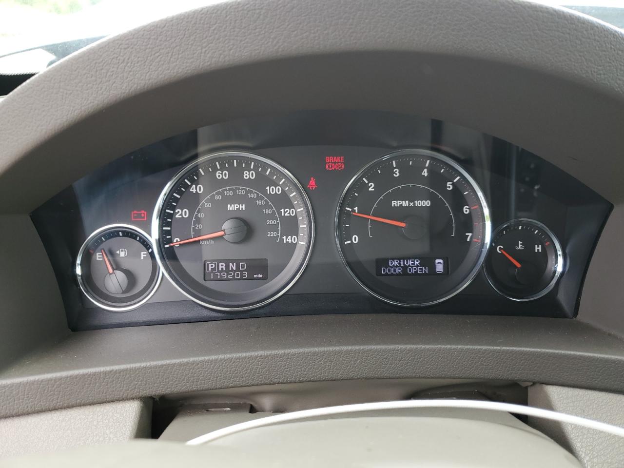 2008 Jeep Grand Cherokee VIN 1J8GR48K78C102447 Copart auction photo, minor dent/scratches / front end damage thumbnail 9