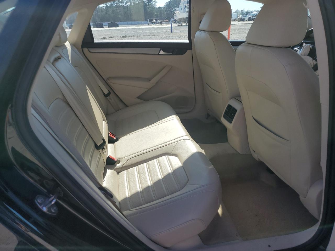 2015 Volkswagen Passat VIN 1VWBS7A35FC076077 Copart auction photo, front end / side damage thumbnail 10