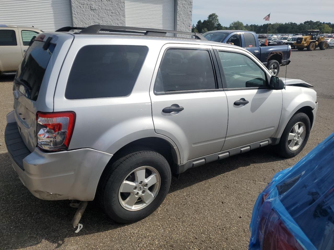2011 Ford Escape VIN 1FMCU9DG2BKC04668 Copart auction photo, front end / rear end damage thumbnail 3