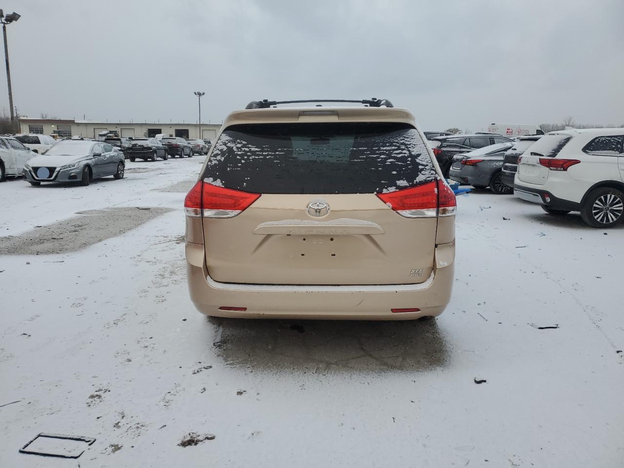 2013 Toyota Sienna VIN 5TDDK3DC8DS060936 Copart auction photo, burn damage thumbnail 6