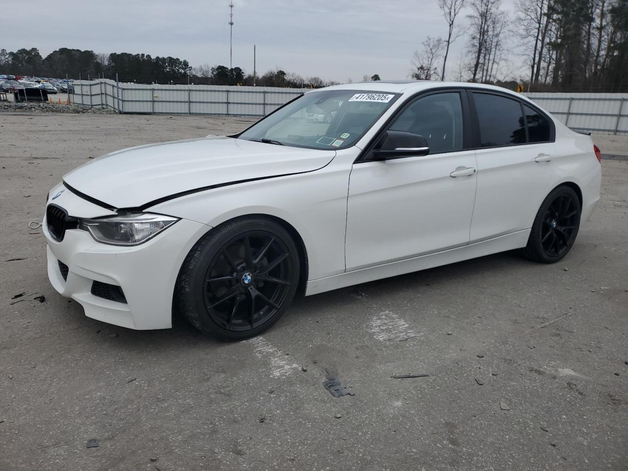 2015 BMW 3er VIN WBA3B5G54FNS17307