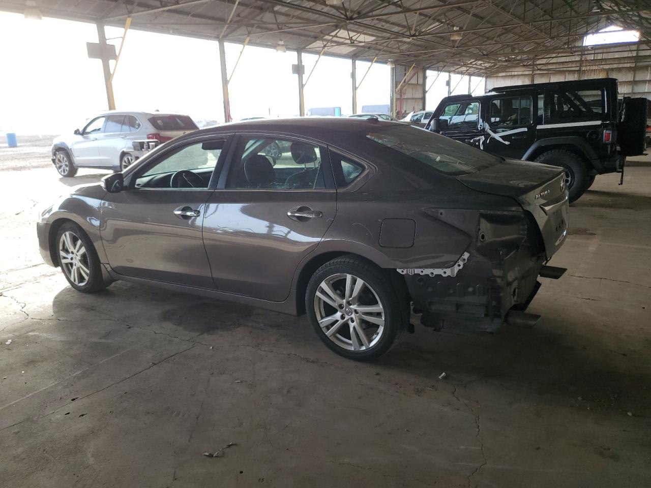 2013 Nissan Altima VIN 1N4BL3AP8DC196146 Copart auction photo, rear end / minor dent/scratches damage thumbnail 2