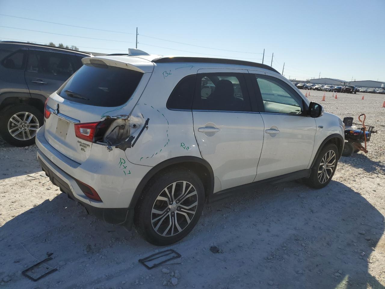 2018 Mitsubishi Outlander VIN JA4AR4AW5JU011133 Copart auction photo, hail / rear end damage thumbnail 3