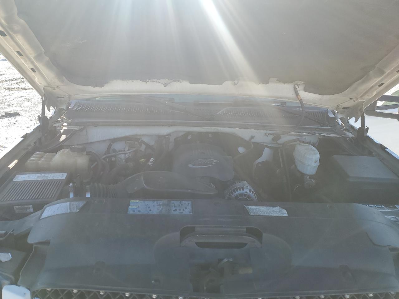 2003 Chevrolet Silverado VIN 1GCHK29U03E332266 Copart auction photo, minor dent/scratches damage thumbnail 11