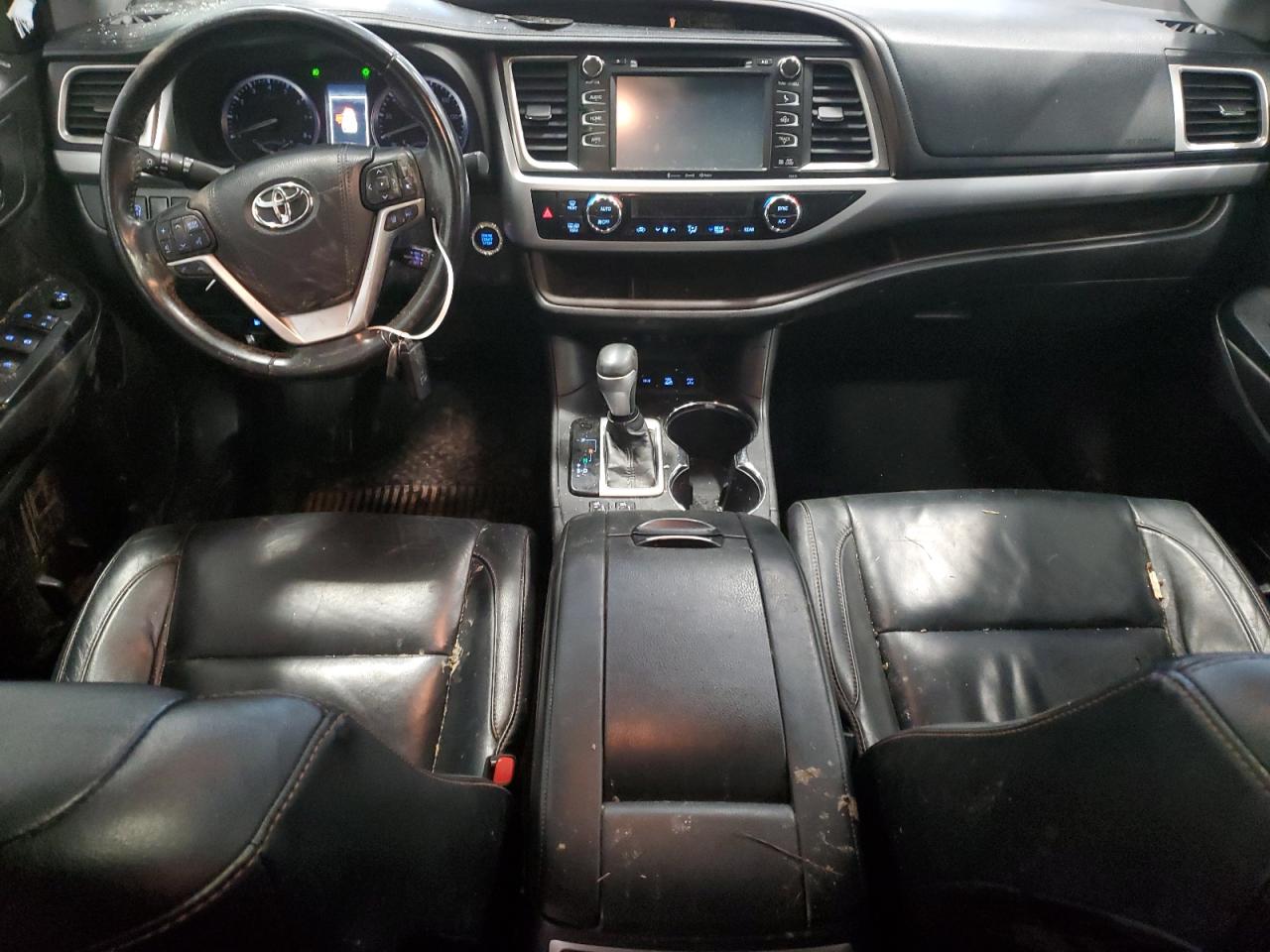 2017 Toyota Highlander VIN 5TDJZRFH2HS396758 Copart auction photo, rollover / mechanical damage thumbnail 8