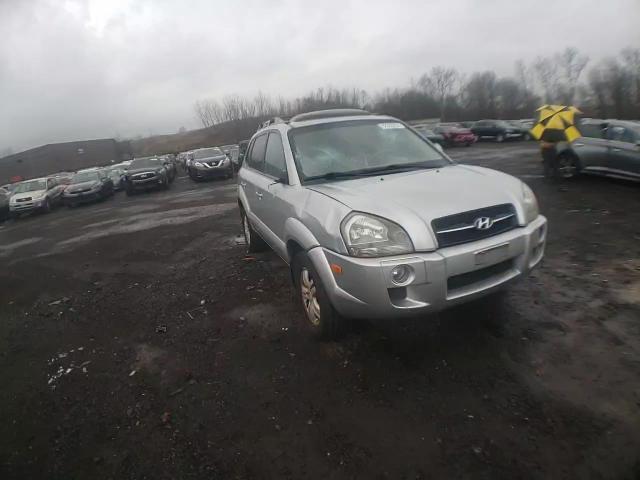 2008 Hyundai Tucson VIN KM8JN12D48U864996 Copart auction photo, minor dent/scratches damage thumbnail 11