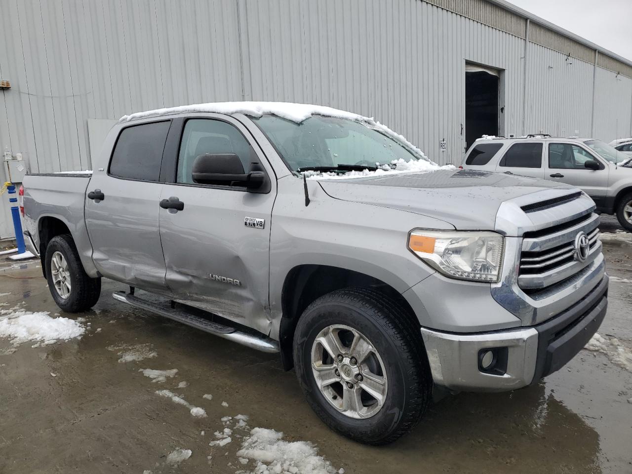 2016 Toyota Tundra VIN 5TFDY5F12GX492118 Copart auction photo, front end / side damage thumbnail 4