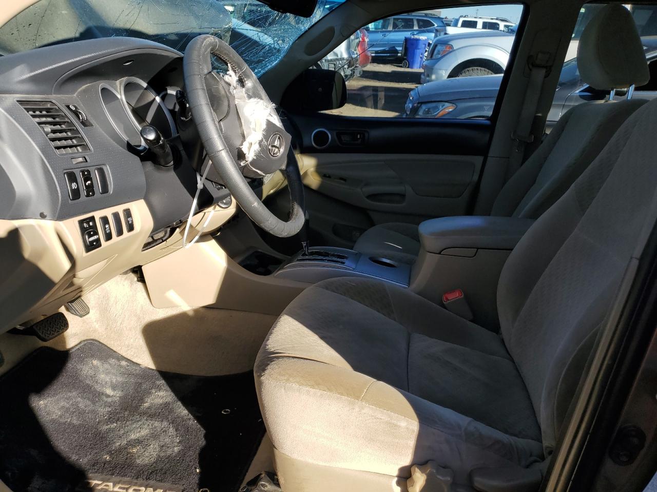 2011 Toyota Tacoma VIN 3TMLU4EN6BM057879 Copart auction photo, front end damage thumbnail 7