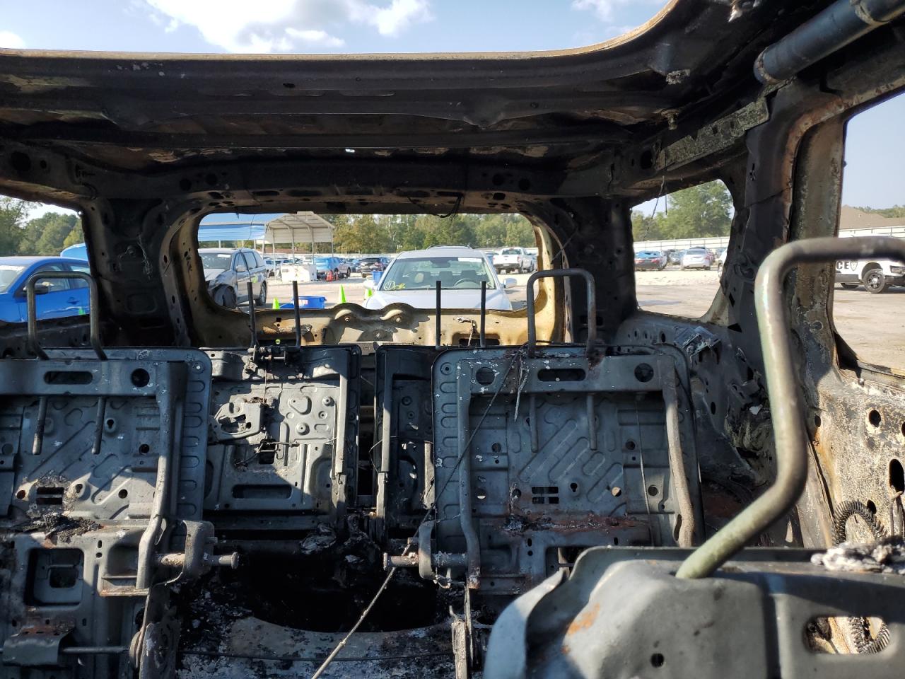 2022 Ford Explorer VIN 1FMSK7DHXNGC39237 Copart auction photo, burn damage thumbnail 10