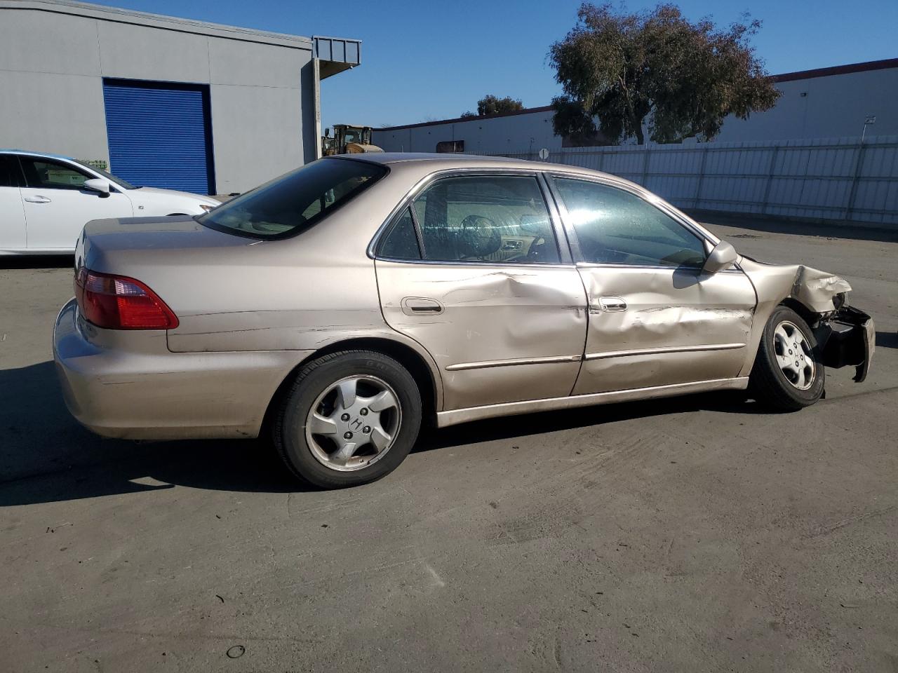 2000 Honda Accord VIN JHMCG5662YC012290 Copart auction photo, all over damage thumbnail 3