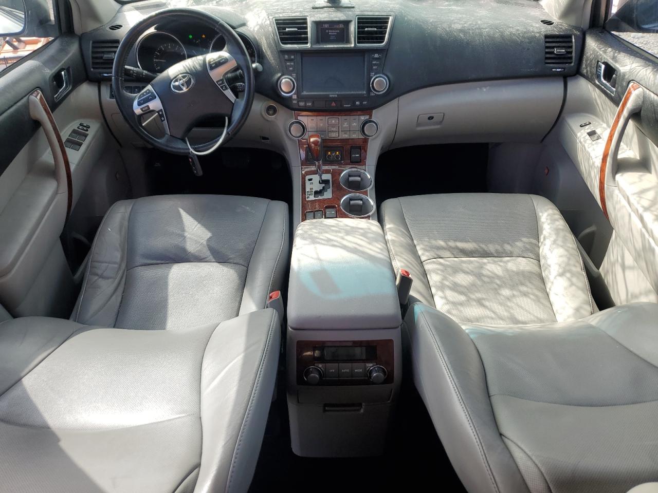 2011 Toyota Highlander VIN 5TDYK3EH8BS031350 Copart auction photo, all over / front end damage thumbnail 8
