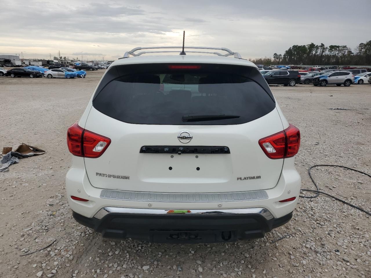 2017 Nissan Pathfinder VIN 5N1DR2MN0HC630115 Copart auction photo, front end / side damage thumbnail 6