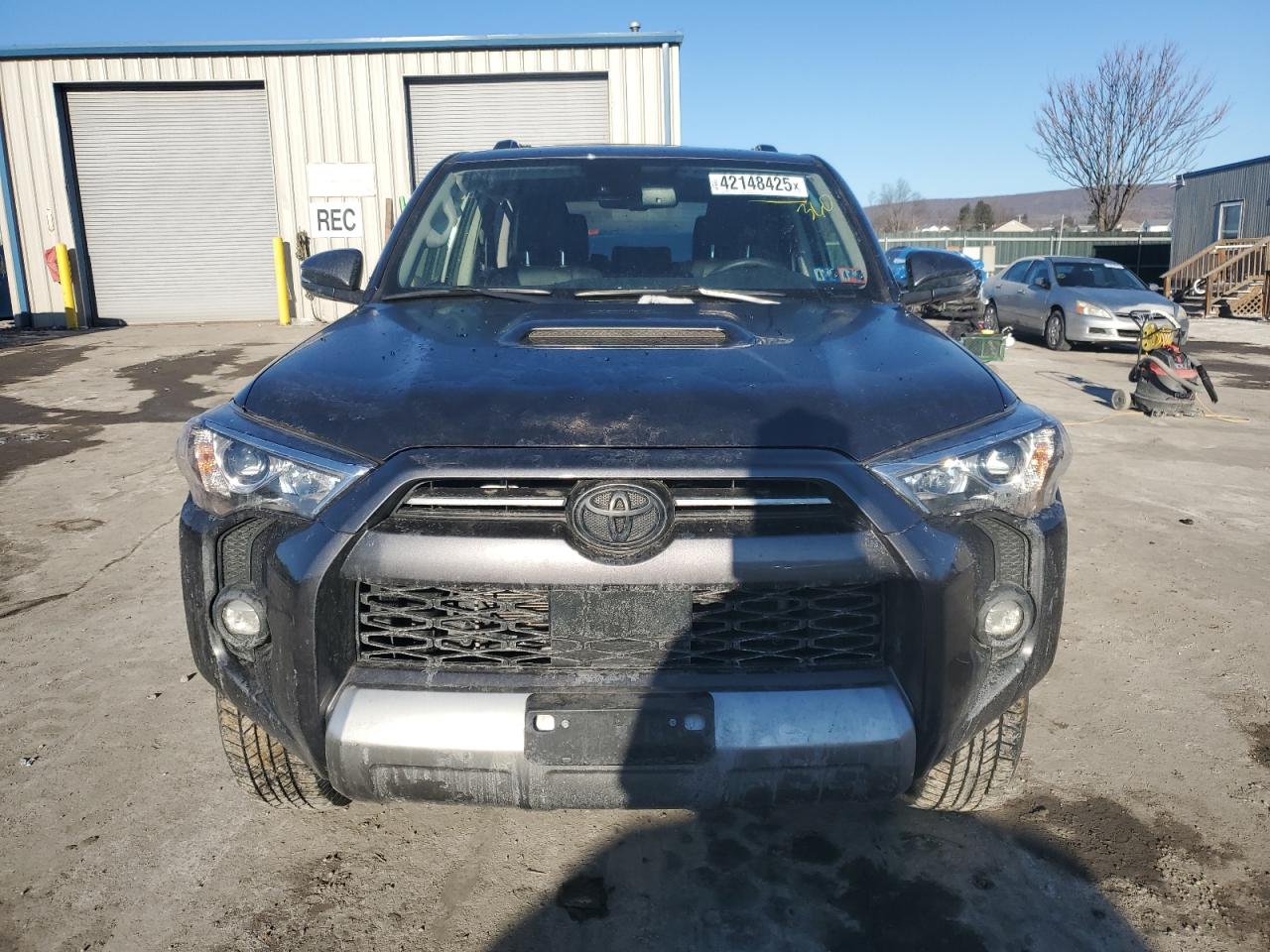 2021 Toyota 4Runner VIN JTERU5JR0M5963569 Copart auction photo, side / rear end damage thumbnail 5
