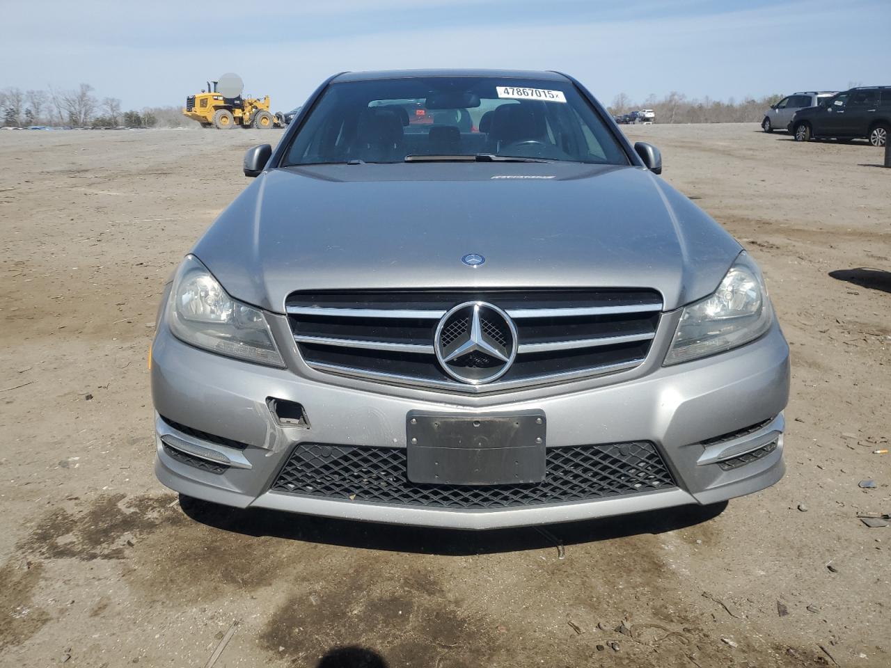 2014 Mercedes-Benz C-klasse VIN WDDGF4HB4EA913393 Copart auction photo, mechanical / minor dent/scratches damage thumbnail 5