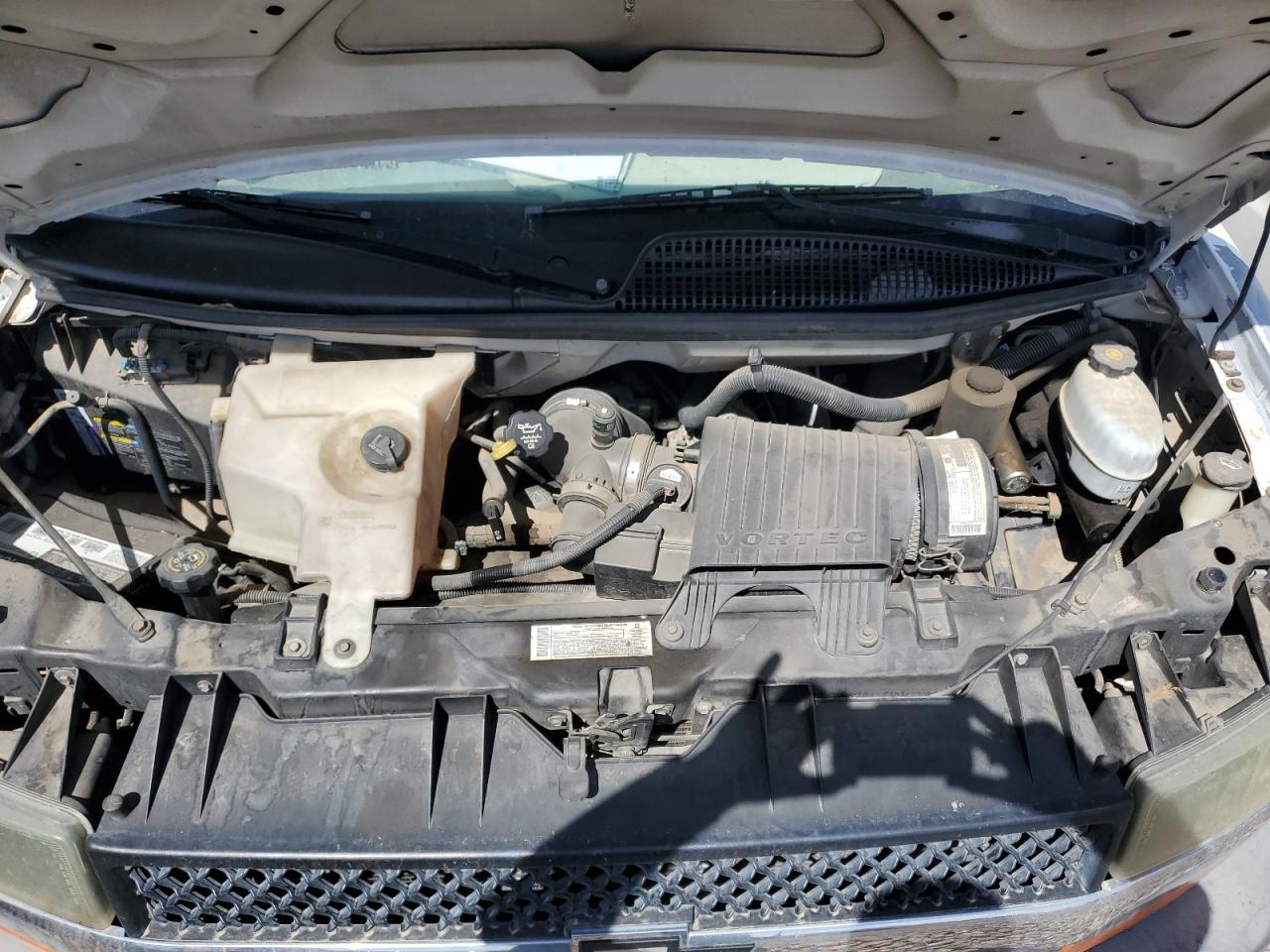 2003 Chevrolet Express VIN 1GBJG31U031225864 Copart auction photo, side damage thumbnail 11