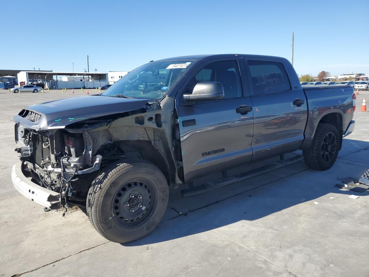 2018 Toyota Tundra VIN 5TFDW5F1XJX699577