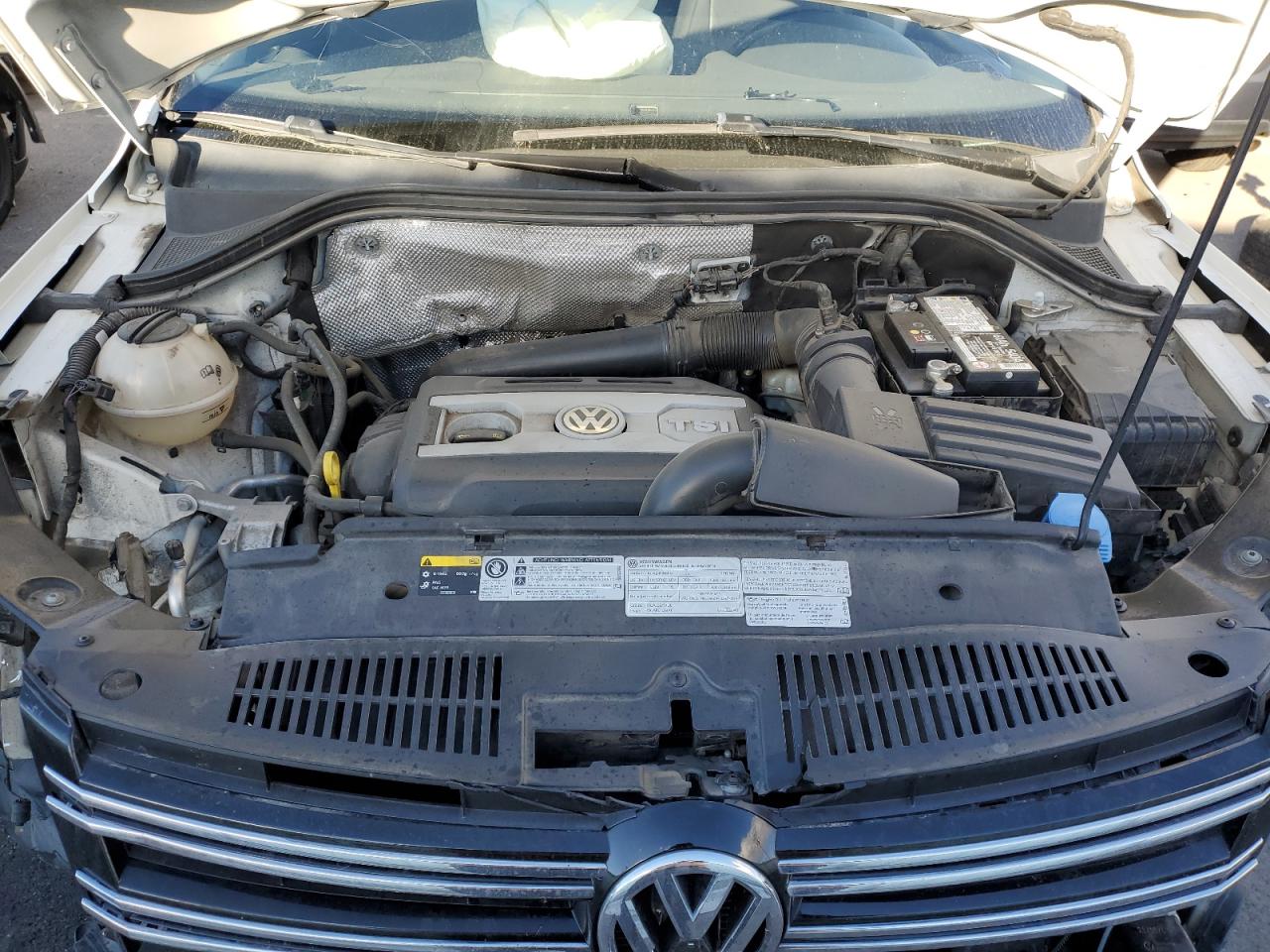 2017 Volkswagen Tiguan VIN WVGBV7AX2HW508215 Copart auction photo, rear end / front end damage thumbnail 11