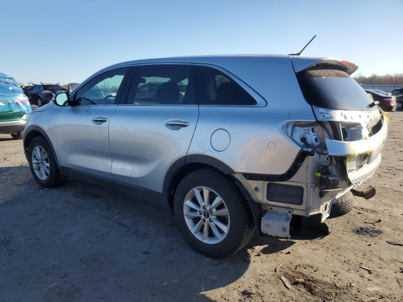 2019 KIA Sorento VIN 5XYPG4A55KG570391 Copart auction photo, rear end / front end damage thumbnail 2