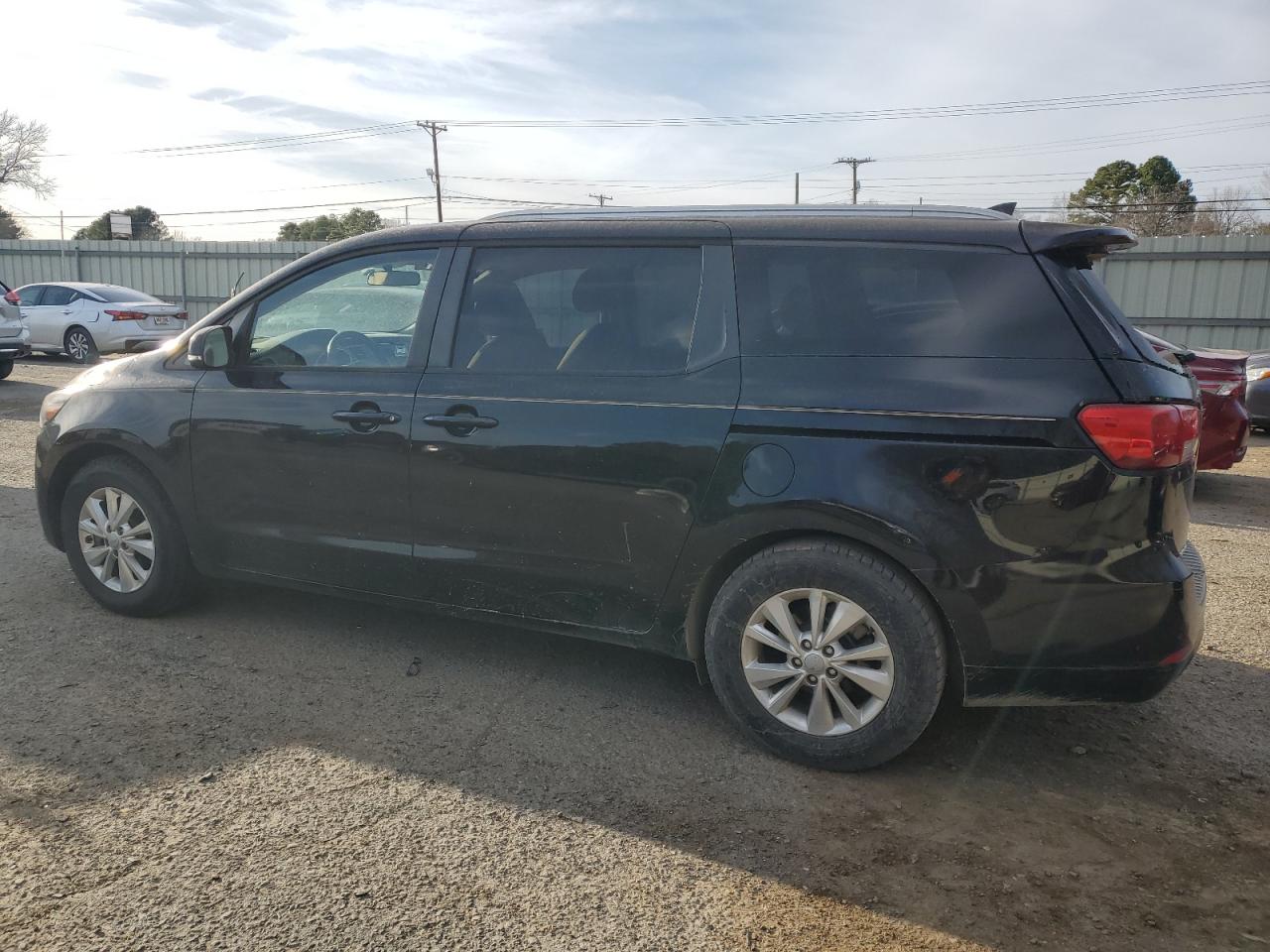 2016 KIA Sedona VIN KNDMB5C12G6094662 Copart auction photo, rear end / minor dent/scratches damage thumbnail 2