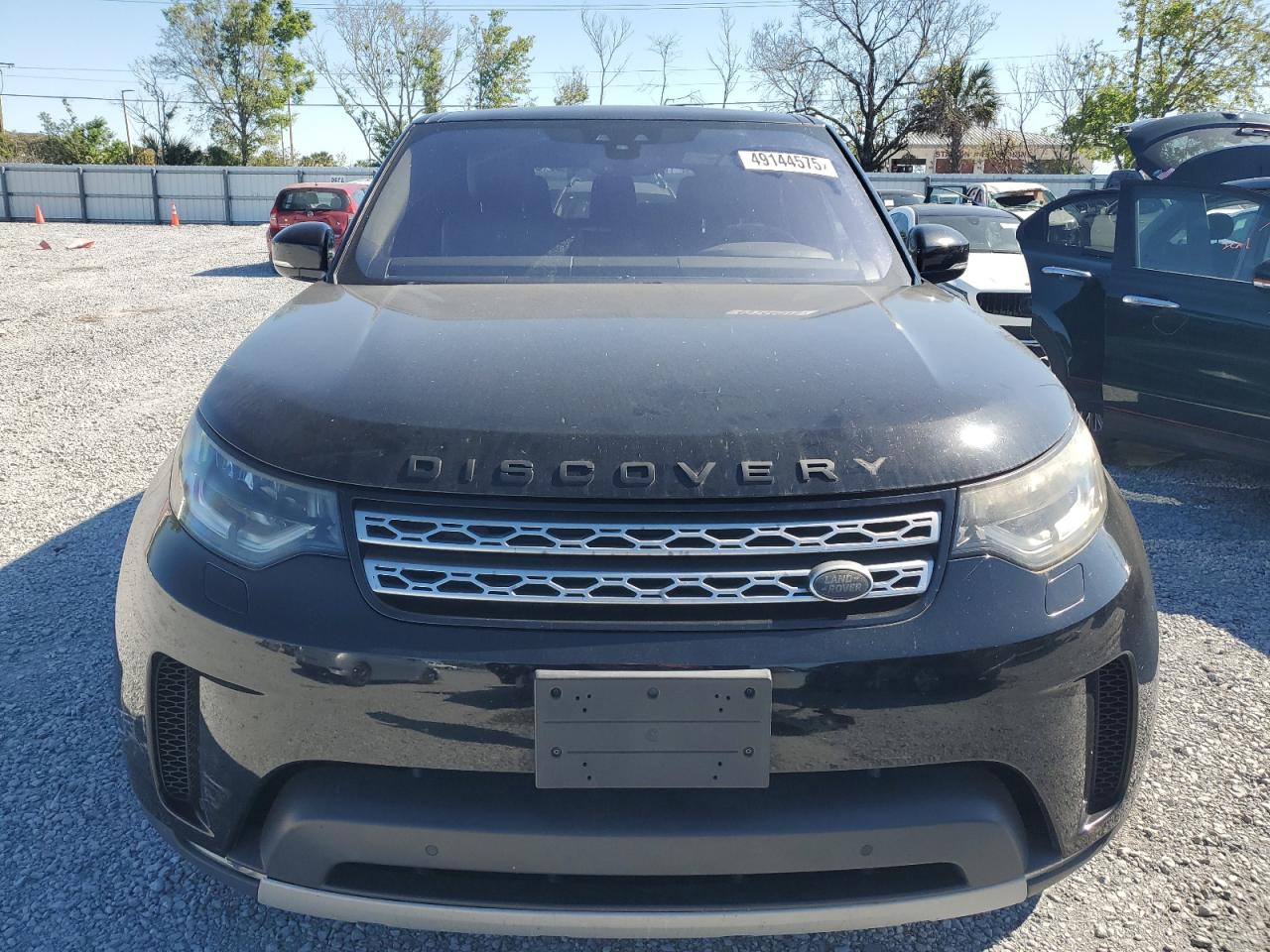 2017 Land Rover Discovery VIN SALRRBBV7HA024568 Copart auction photo, front end / minor dent/scratches damage thumbnail 5