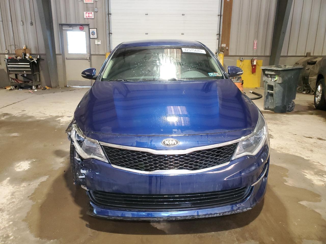 2016 KIA Optima VIN 5XXGT4L30GG082906 Copart auction photo, front end / side damage thumbnail 5