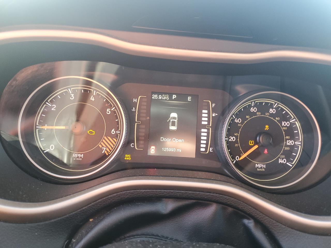 2015 Jeep Grand Cherokee VIN 1C4PJMCB3FW642184 Copart auction photo, front end / minor dent/scratches damage thumbnail 9